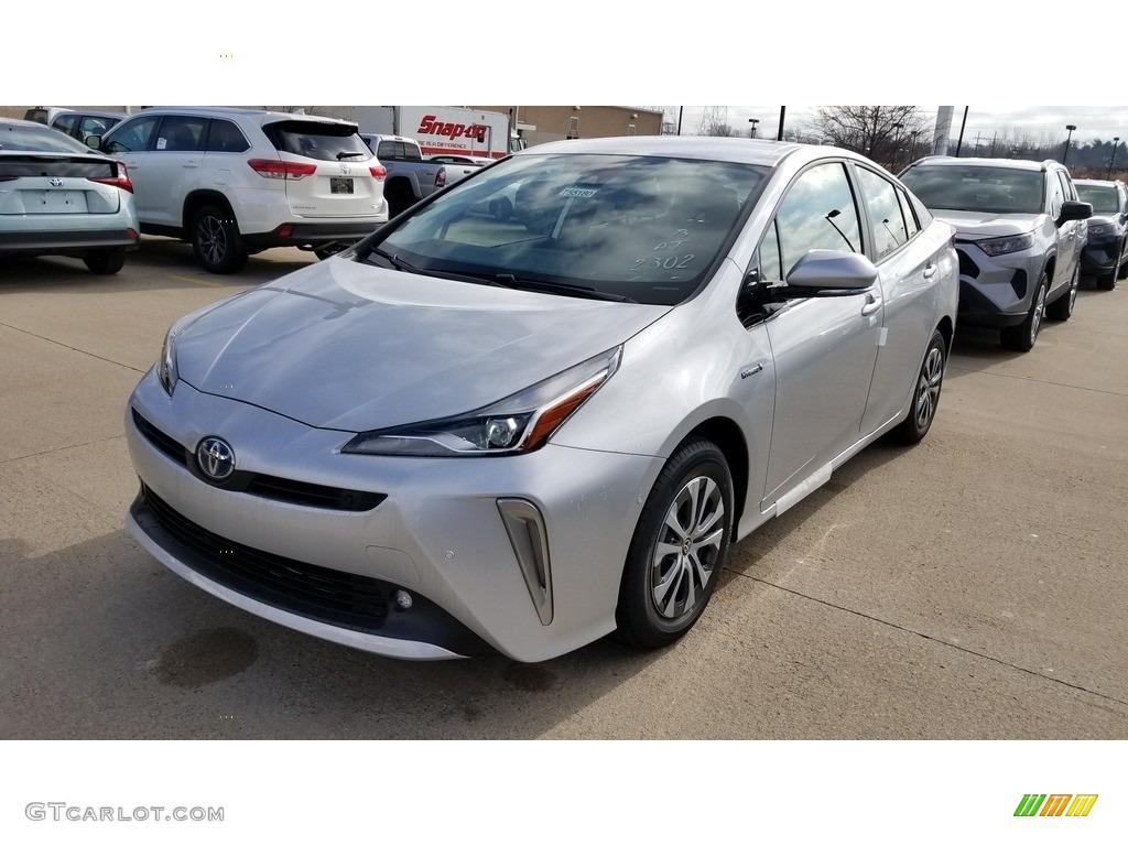 Classic Silver Metallic 2019 Toyota Prius XLE AWD-e Exterior Photo #132043182