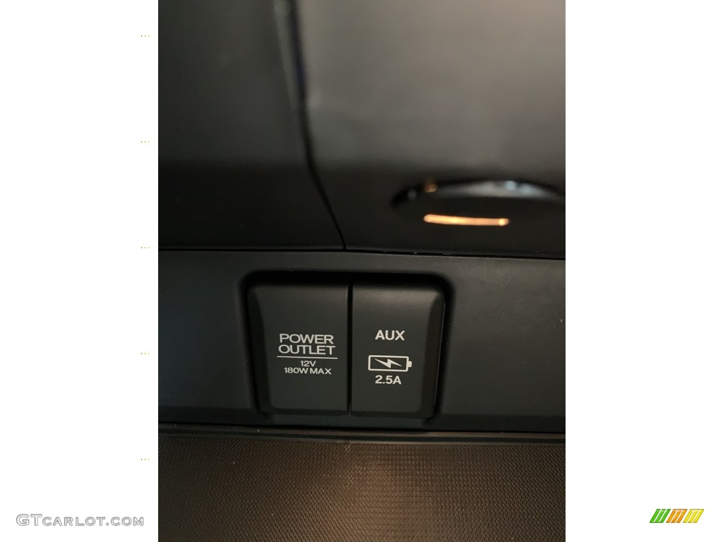 2019 Pilot Touring AWD - Crystal Black Pearl / Black photo #47
