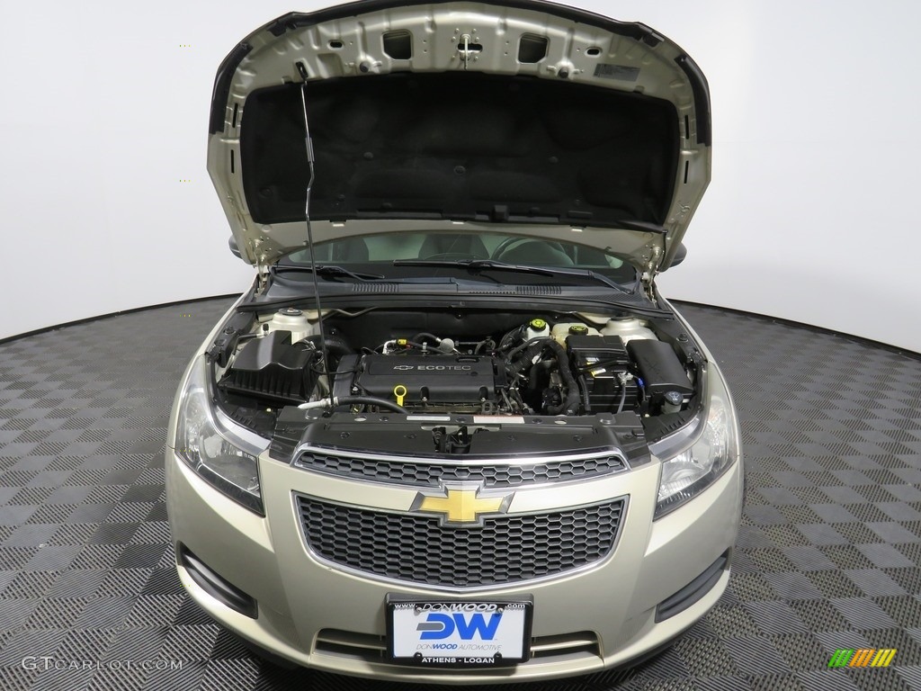 2012 Cruze LS - Gold Mist Metallic / Jet Black/Medium Titanium photo #6