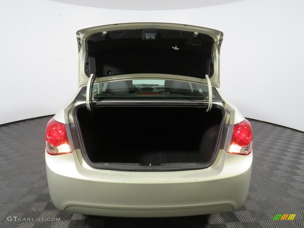 2012 Cruze LS - Gold Mist Metallic / Jet Black/Medium Titanium photo #15