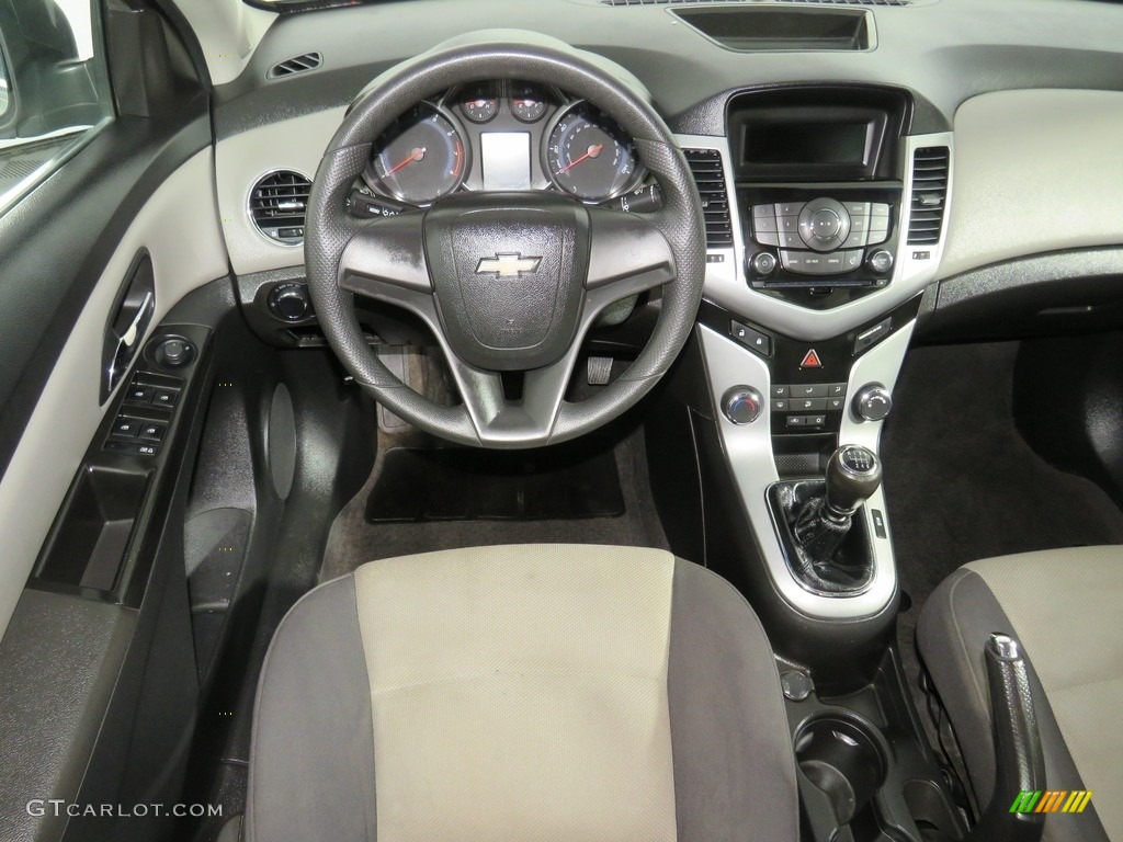 2012 Cruze LS - Gold Mist Metallic / Jet Black/Medium Titanium photo #33