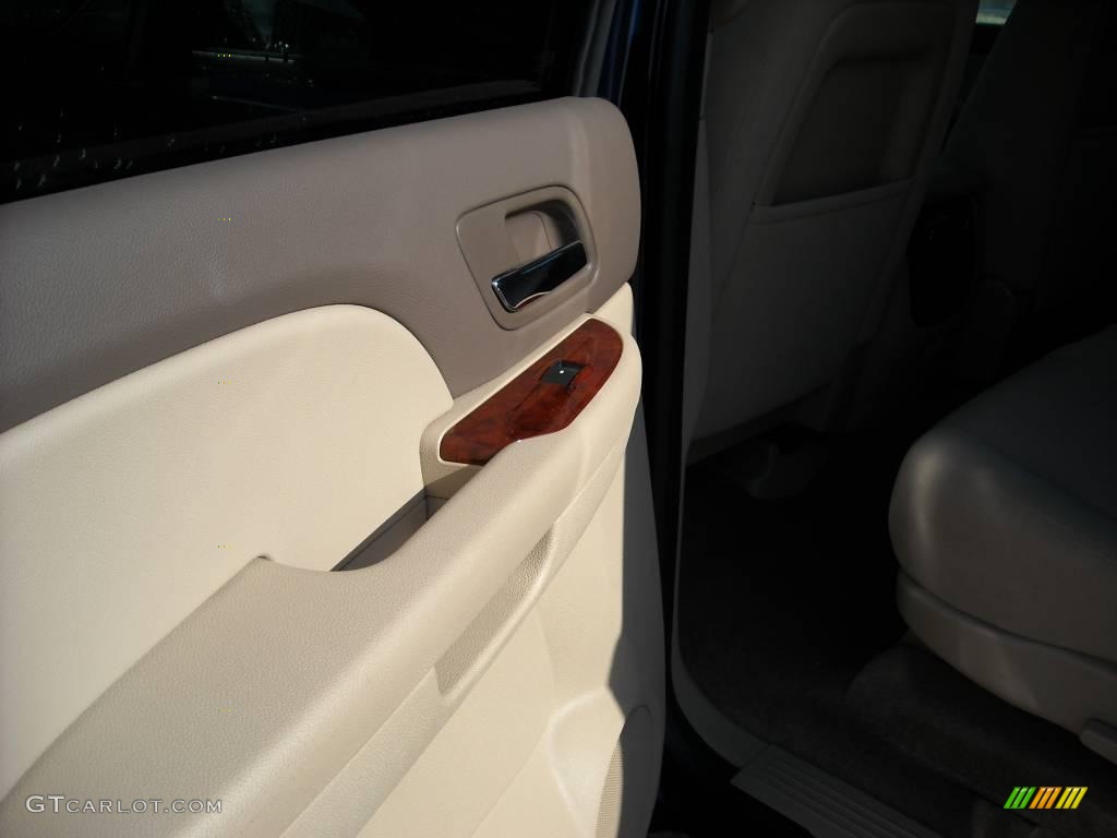 2009 Suburban LT - Dark Blue Metallic / Light Cashmere/Dark Cashmere photo #16