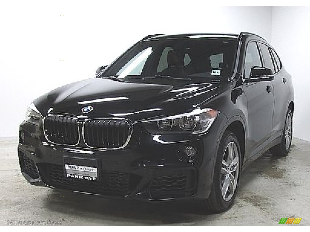 2018 X1 xDrive28i - Black Sapphire Metallic / Black photo #1
