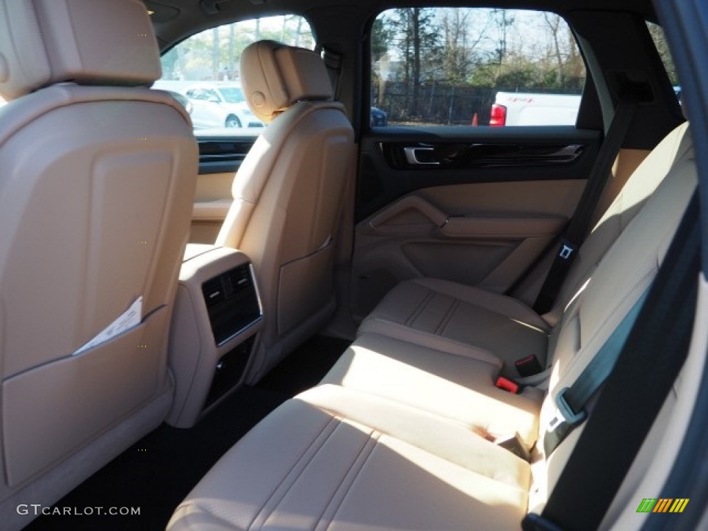 2019 Cayenne  - Palladium Metallic / Black/Mojave Beige photo #10