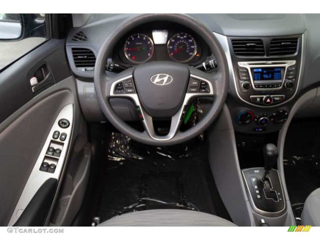 2016 Accent SE Sedan - Triathlon Gray / Gray photo #5