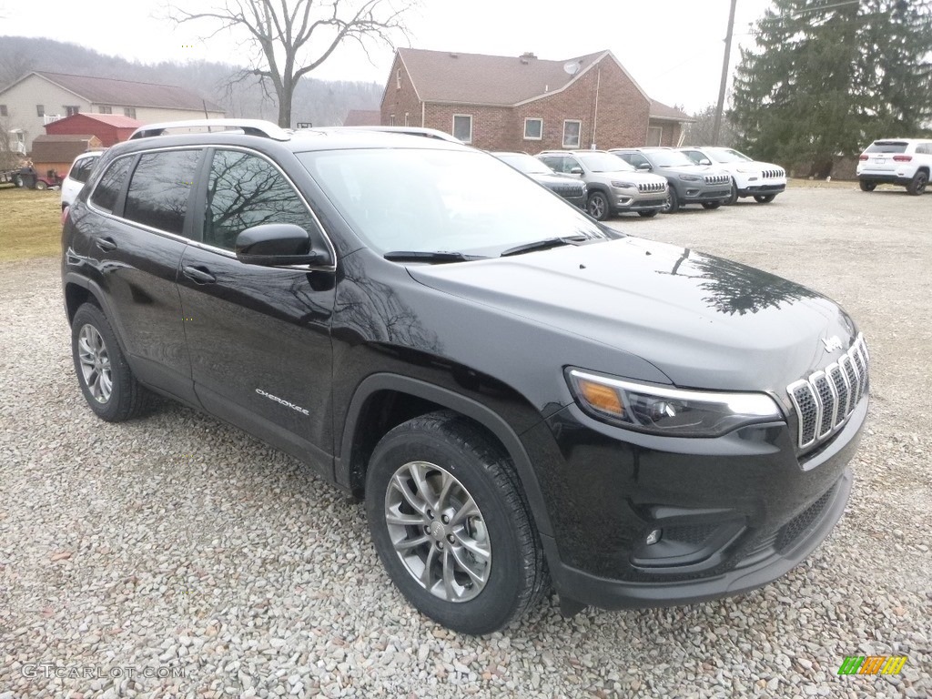 2019 Cherokee Latitude Plus 4x4 - Diamond Black Crystal Pearl / Black photo #7