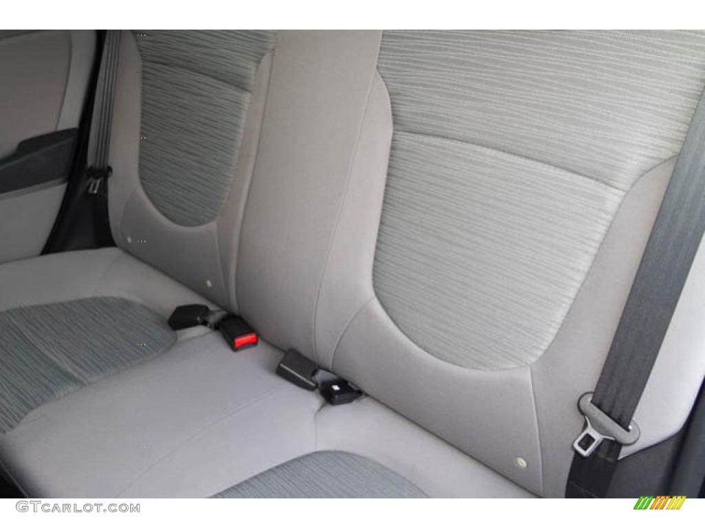 2016 Accent SE Sedan - Triathlon Gray / Gray photo #16