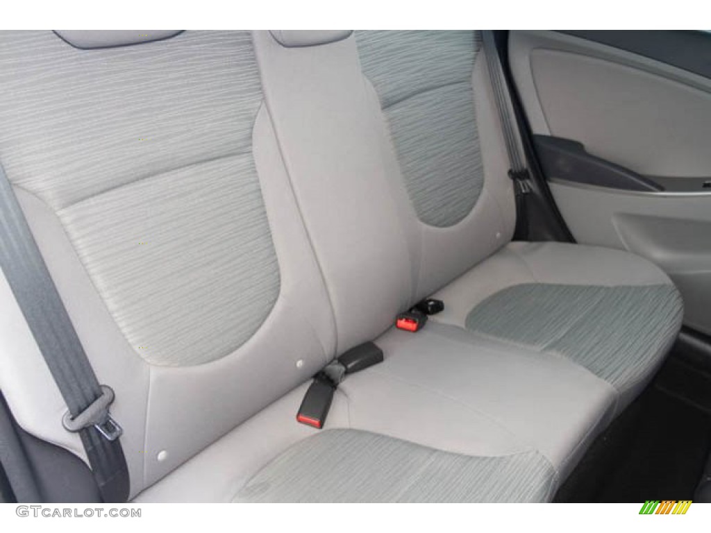2016 Accent SE Sedan - Triathlon Gray / Gray photo #19