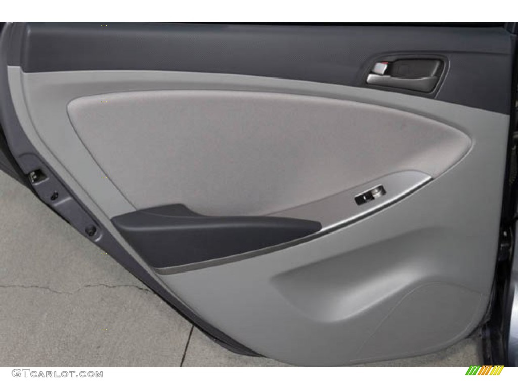 2016 Accent SE Sedan - Triathlon Gray / Gray photo #26