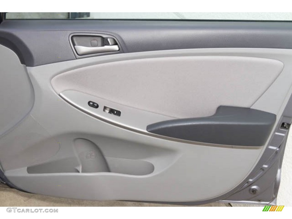 2016 Accent SE Sedan - Triathlon Gray / Gray photo #28