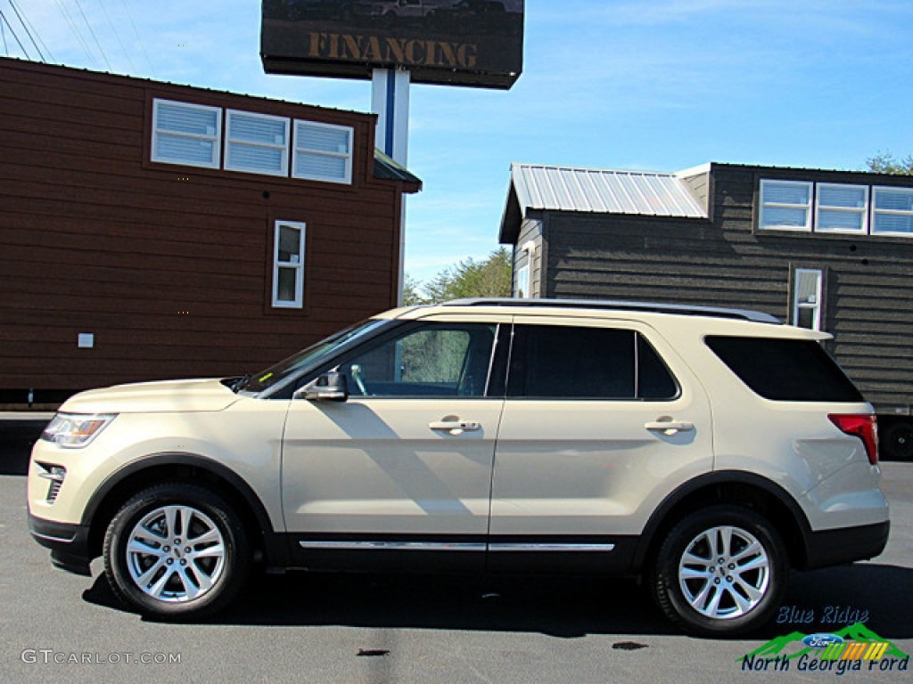 2018 Explorer XLT 4WD - Platinum Dune / Medium Stone photo #2