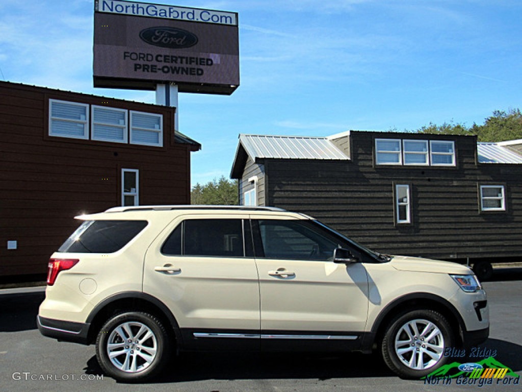 2018 Explorer XLT 4WD - Platinum Dune / Medium Stone photo #6