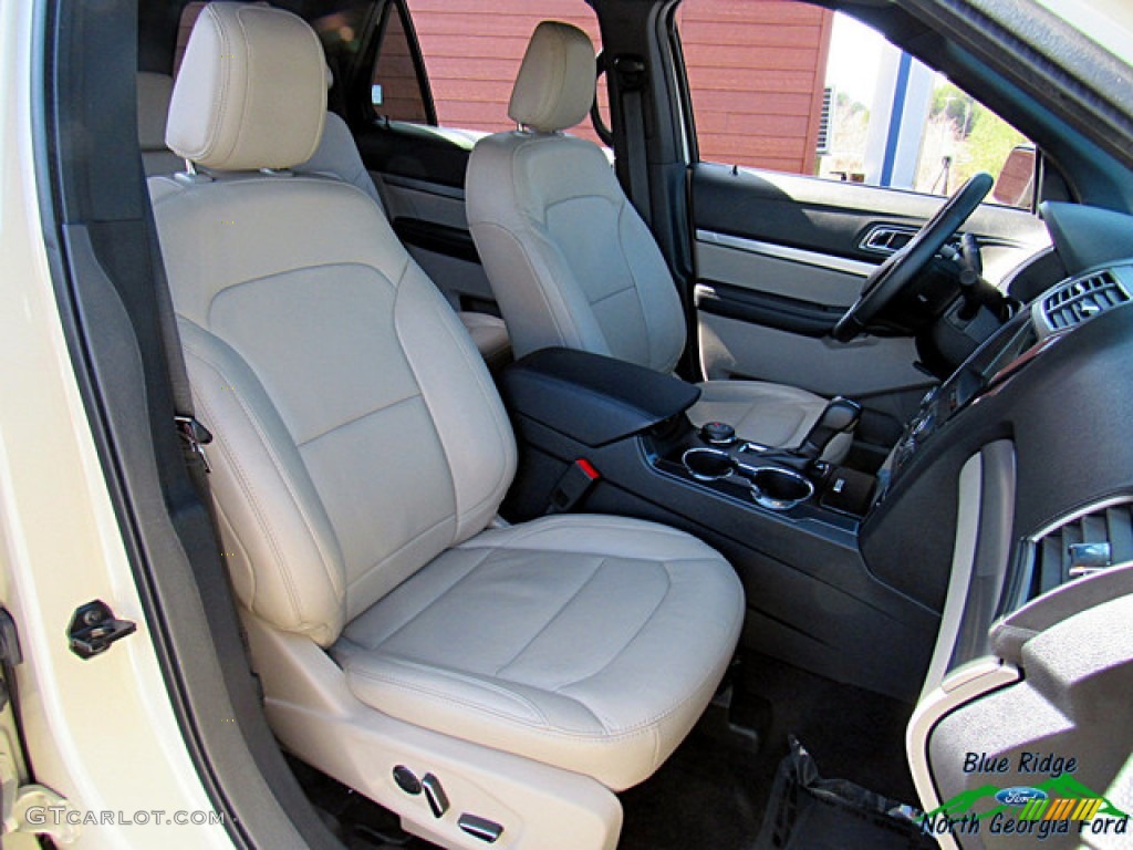 2018 Explorer XLT 4WD - Platinum Dune / Medium Stone photo #11