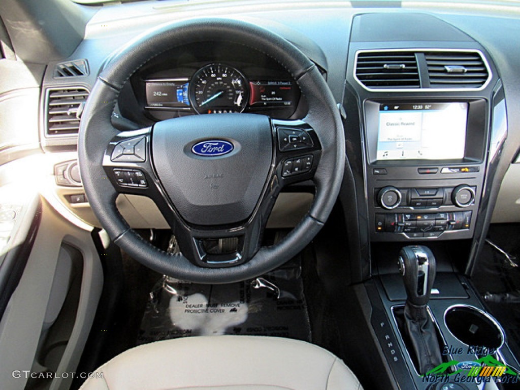 2018 Explorer XLT 4WD - Platinum Dune / Medium Stone photo #15