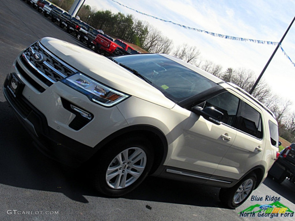 2018 Explorer XLT 4WD - Platinum Dune / Medium Stone photo #31