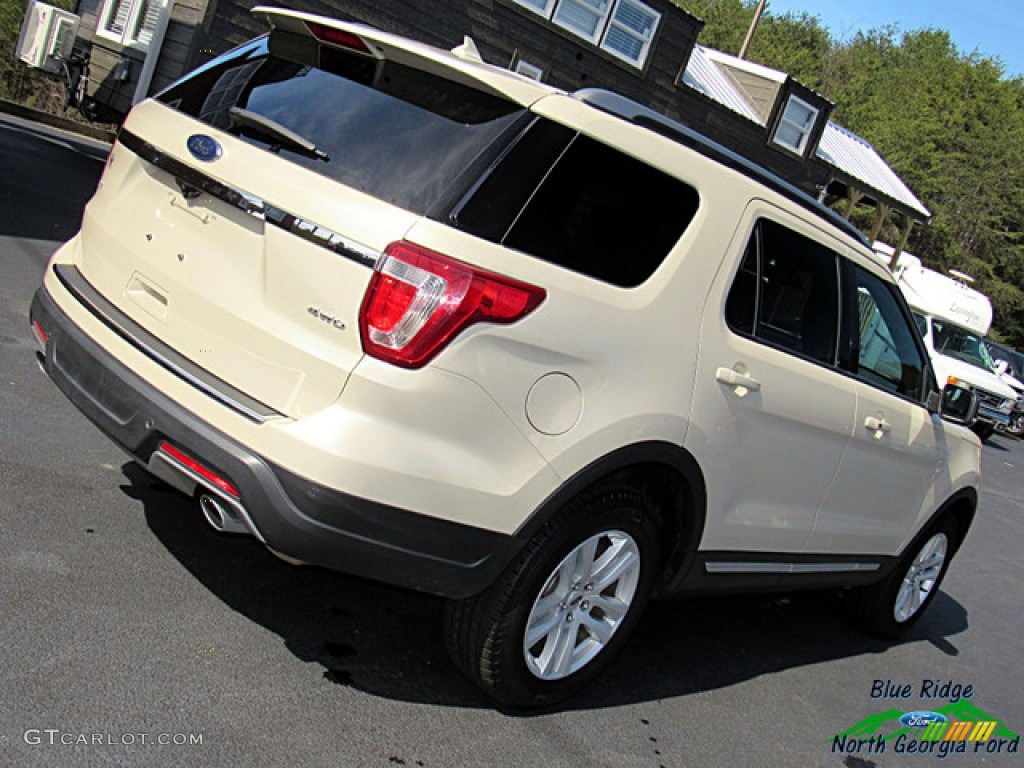 2018 Explorer XLT 4WD - Platinum Dune / Medium Stone photo #33