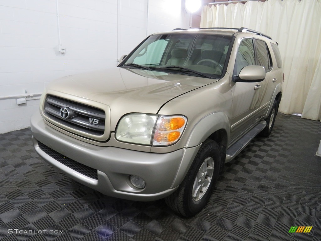 2004 Sequoia SR5 4x4 - Desert Sand Mica / Charcoal photo #5