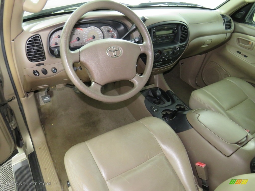 2004 Sequoia SR5 4x4 - Desert Sand Mica / Charcoal photo #25