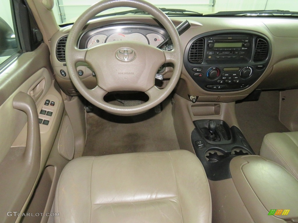 2004 Sequoia SR5 4x4 - Desert Sand Mica / Charcoal photo #32