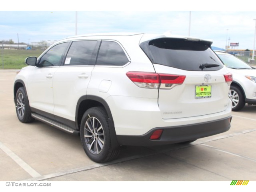 2019 Highlander XLE - Blizzard Pearl White / Black photo #6