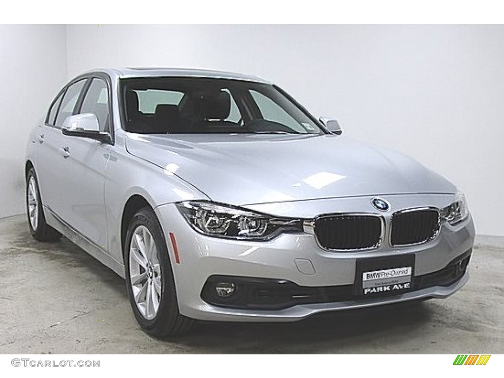 2018 3 Series 320i xDrive Sedan - Glacier Silver Metallic / Black photo #4