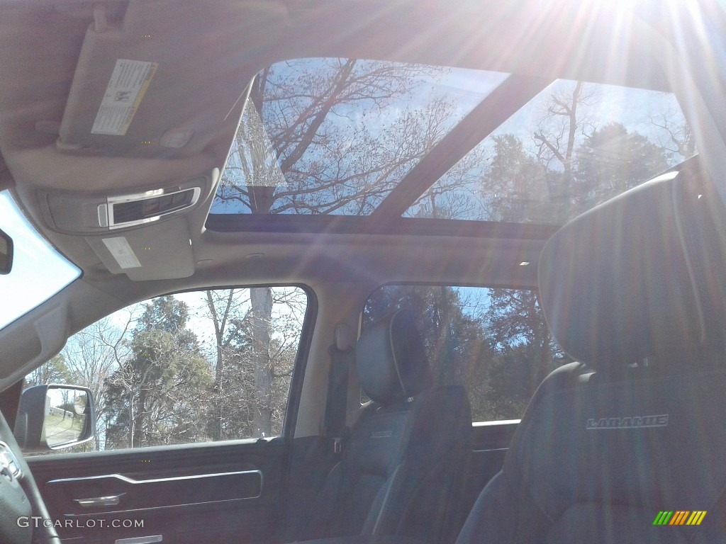 2019 1500 Laramie Crew Cab 4x4 - Diamond Black Crystal Pearl / Black photo #33