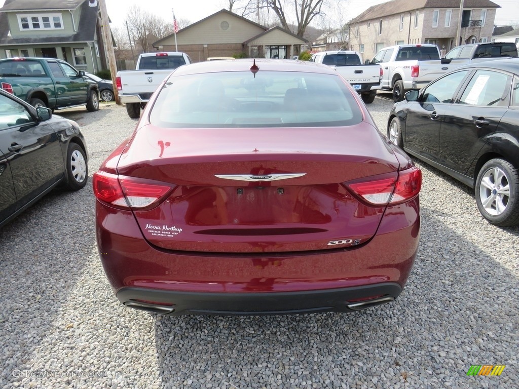 2015 200 S - Velvet Red Pearl / Black photo #9