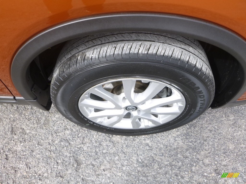 2017 Rogue SV AWD - Monarch Orange / Charcoal photo #9