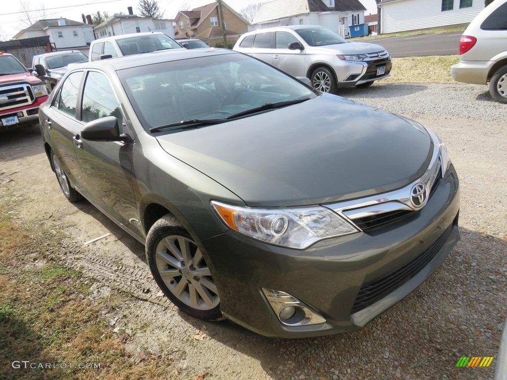 2014 Camry XLE V6 - Cypress Pearl / Ivory photo #1