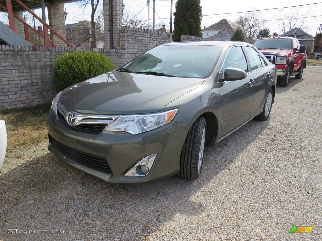 2014 Camry XLE V6 - Cypress Pearl / Ivory photo #2