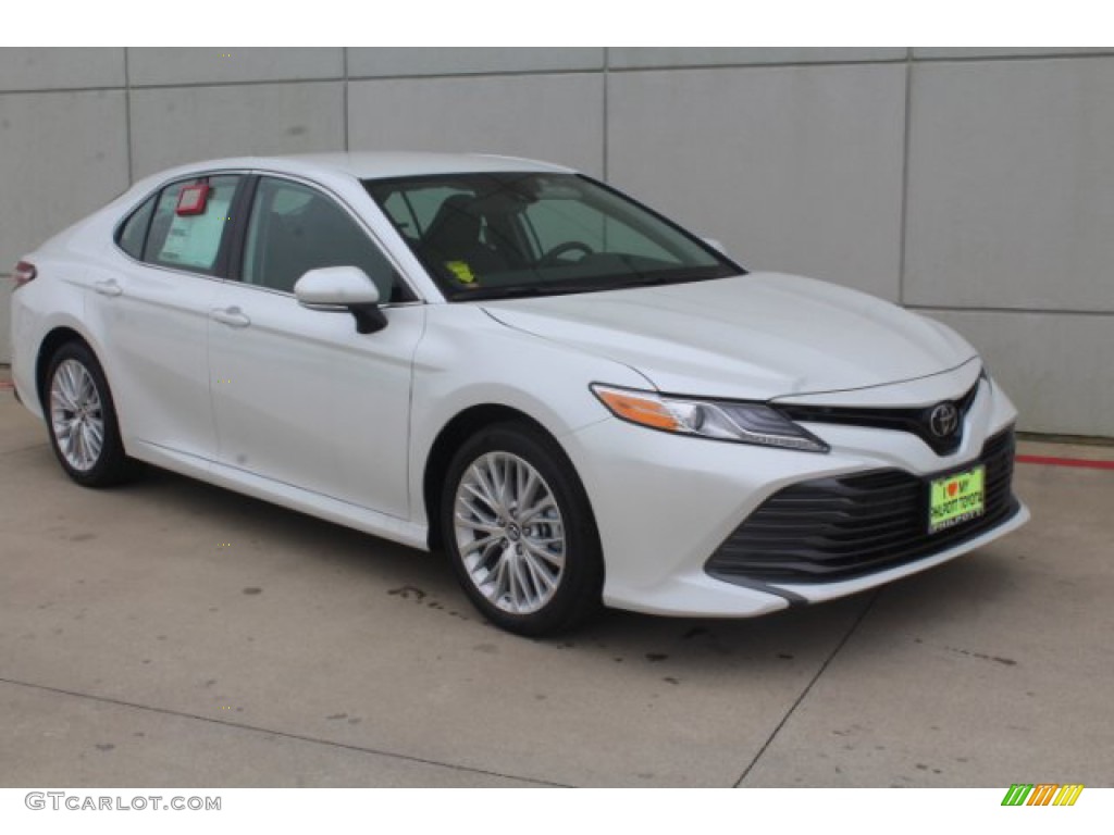 2019 Camry XLE - Wind Chill Pearl / Ash photo #2