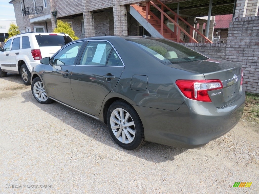 2014 Camry XLE V6 - Cypress Pearl / Ivory photo #7