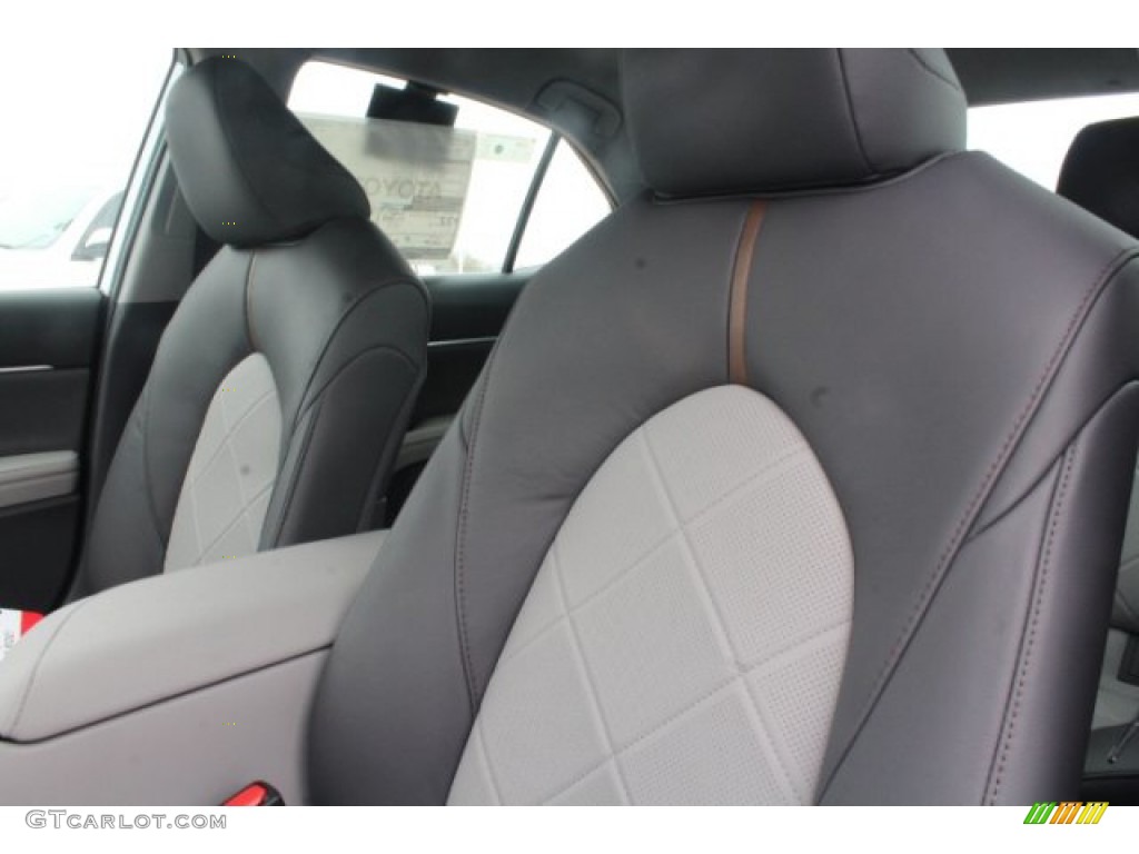2019 Camry XLE - Wind Chill Pearl / Ash photo #10