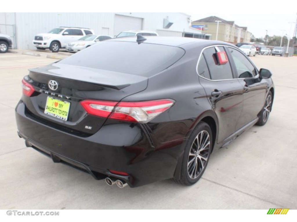 2019 Camry LE - Midnight Black Metallic / Black photo #8