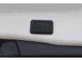 Super White - RAV4 XLE Photo No. 22