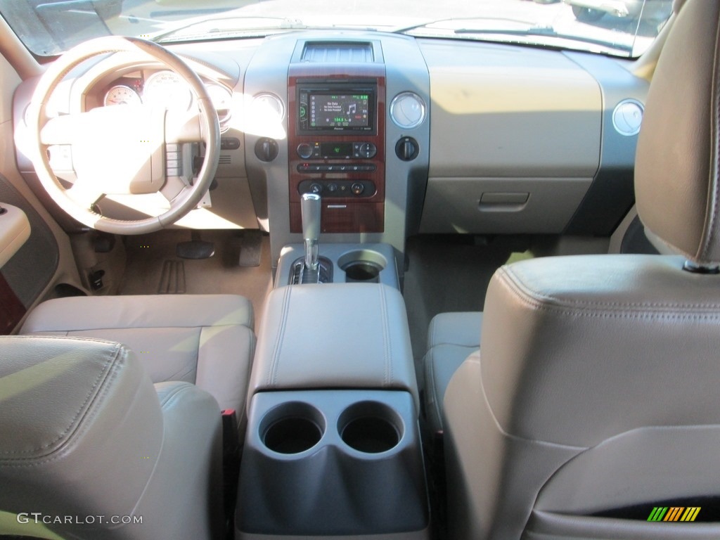 2007 F150 Lariat SuperCrew 4x4 - White Sand Tri-Coat / Tan photo #24