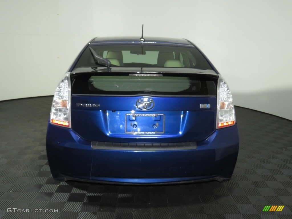 2010 Prius Hybrid V - Blue Ribbon Metallic / Dark Gray photo #7