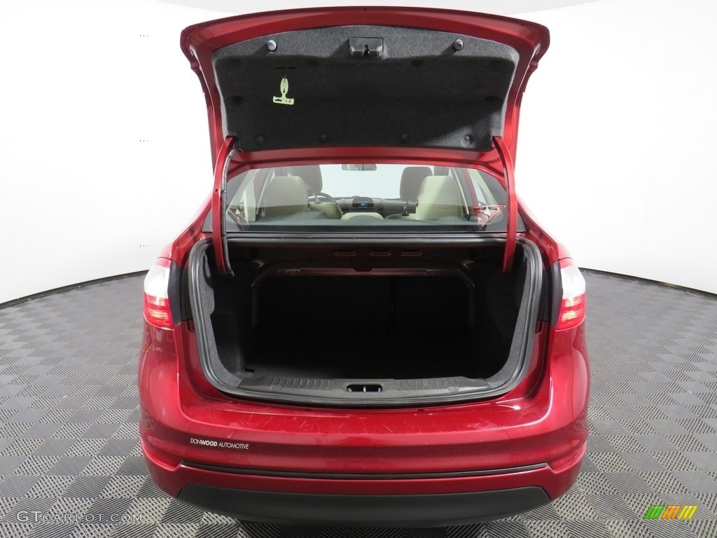 2016 Fiesta SE Sedan - Ruby Red Metallic / Charcoal Black photo #15