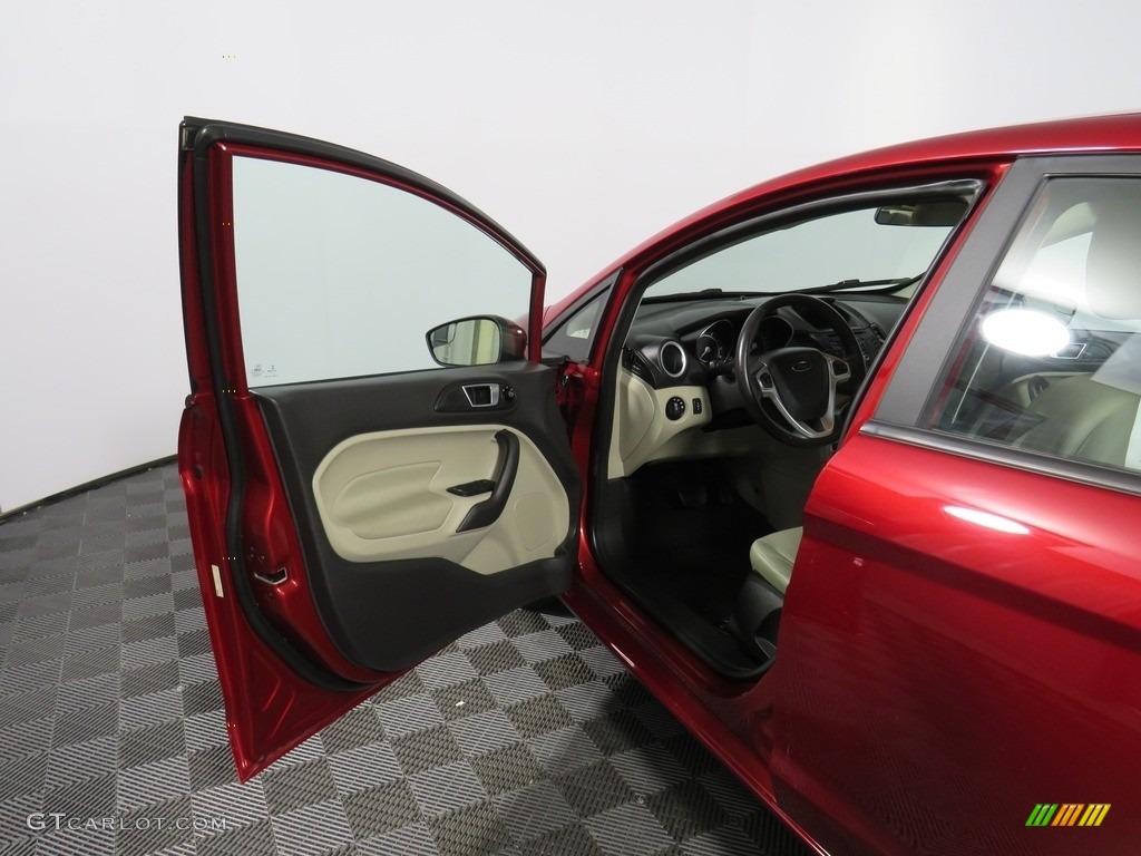 2016 Fiesta SE Sedan - Ruby Red Metallic / Charcoal Black photo #32