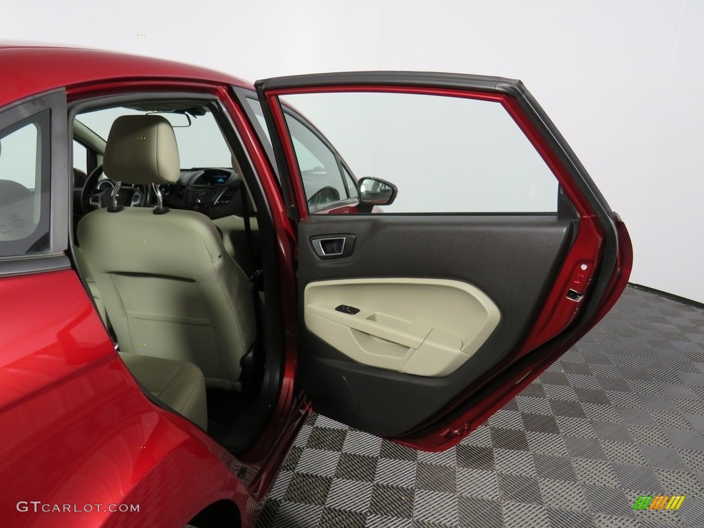 2016 Fiesta SE Sedan - Ruby Red Metallic / Charcoal Black photo #40