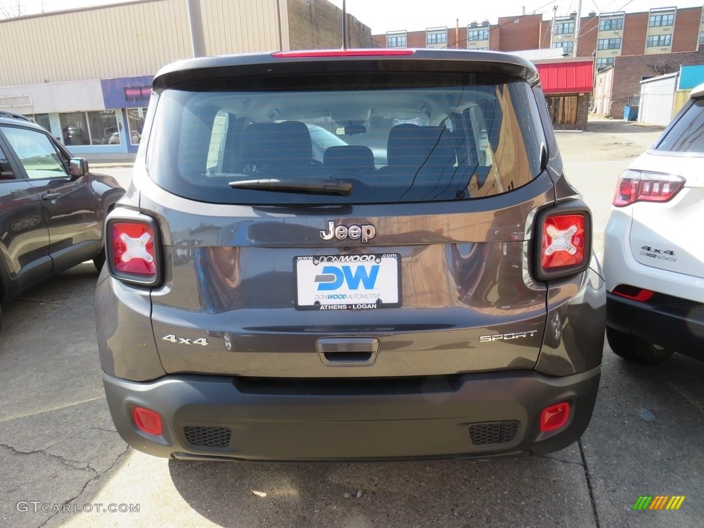 2019 Renegade Sport 4x4 - Granite Crystal Metallic / Black photo #13