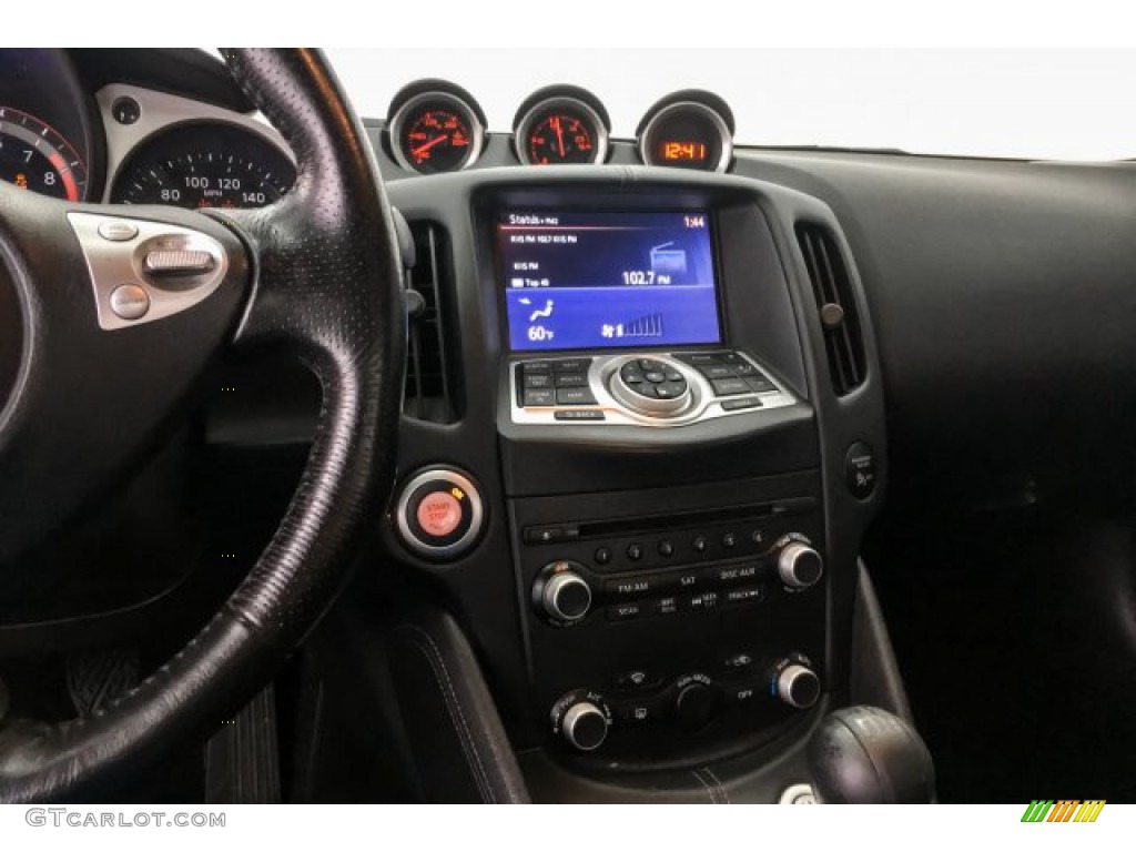 2017 Nissan 370Z Coupe Controls Photos
