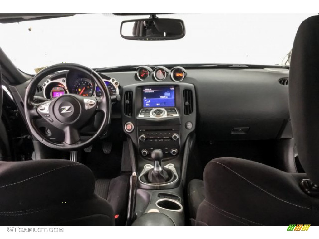 2017 Nissan 370Z Coupe Dashboard Photos