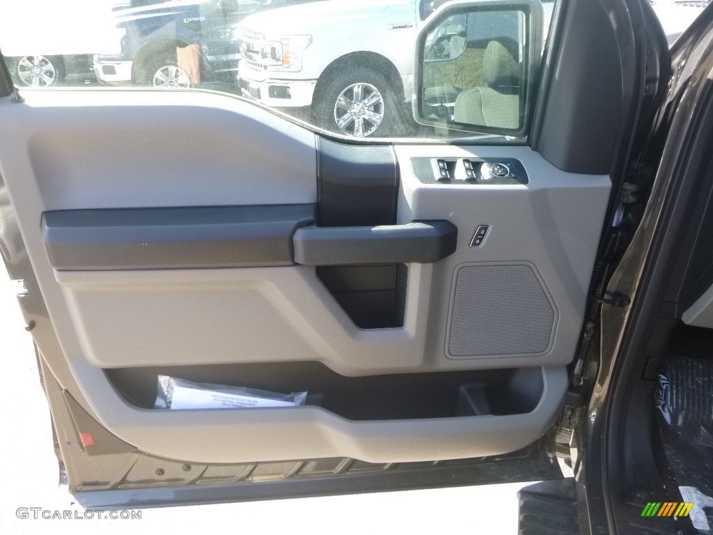 2019 F150 STX SuperCab 4x4 - Magnetic / Earth Gray photo #11