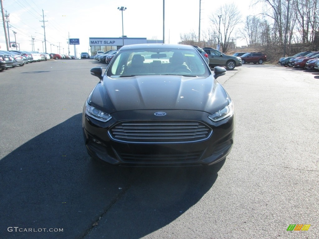 2014 Fusion SE - Tuxedo Black / Dune photo #3