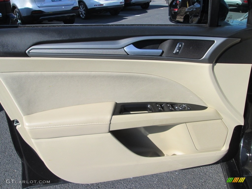 2014 Fusion SE - Tuxedo Black / Dune photo #14