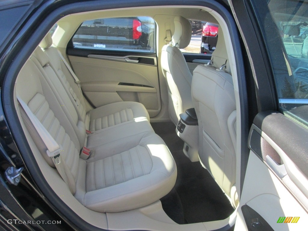 2014 Fusion SE - Tuxedo Black / Dune photo #19