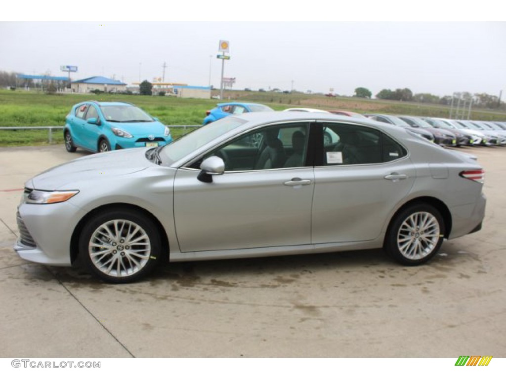 2019 Camry XLE - Celestial Silver Metallic / Ash photo #5