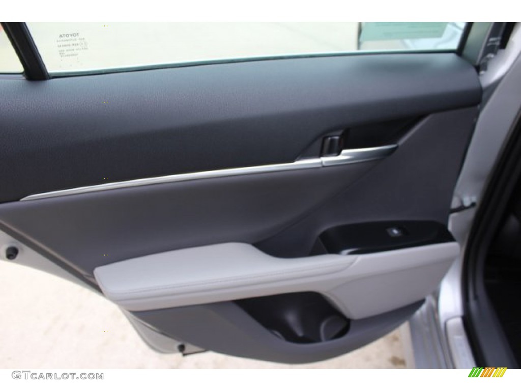 2019 Camry XLE - Celestial Silver Metallic / Ash photo #24