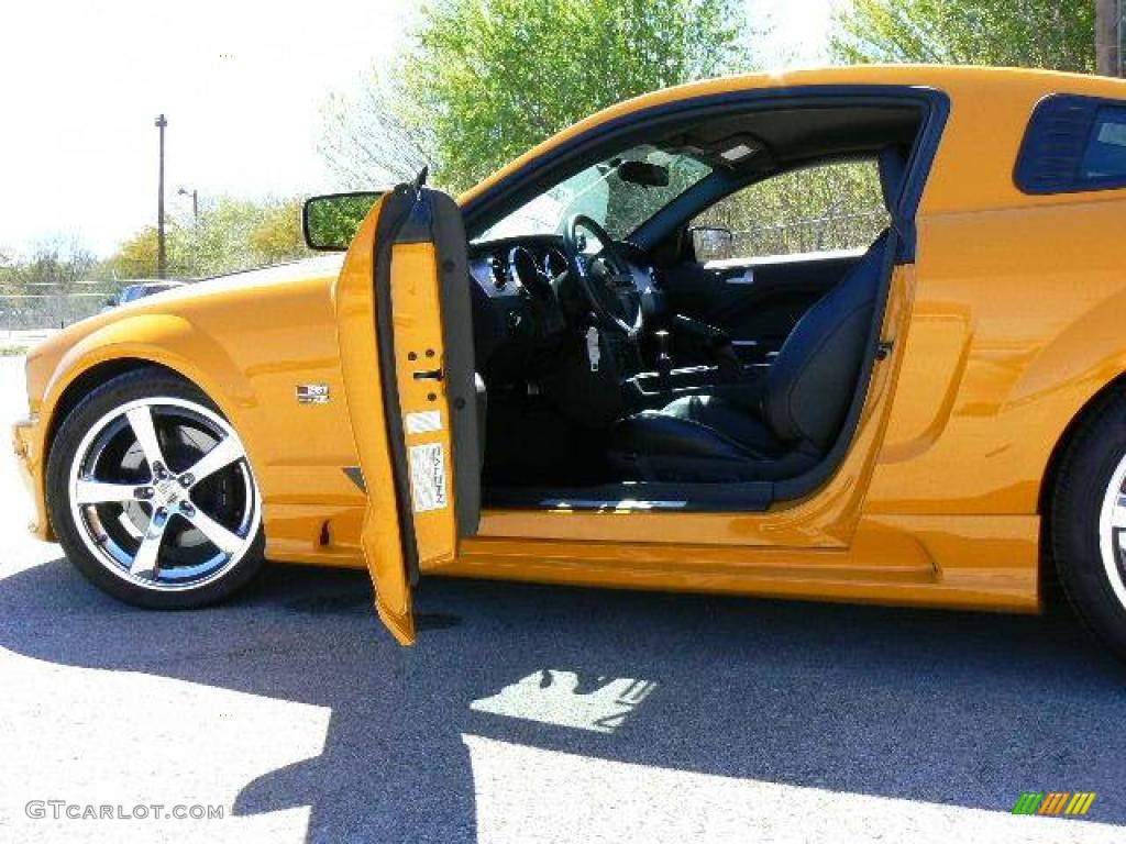 2007 Mustang Saleen S281 Supercharged Coupe - Grabber Orange / Black Leather photo #49